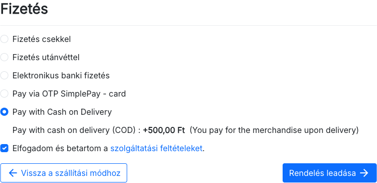 A pénztár fizetési lépése: az utánvétes fizetési mód alatt megjelenik a +500,00 Ft utánvét felár